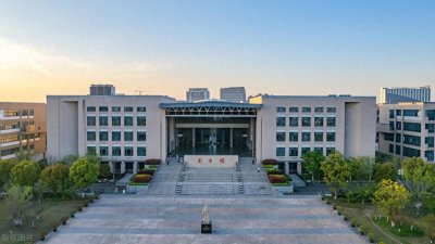 ​中国政法大学排名怎么样？