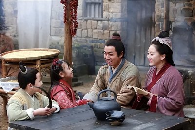 ​“爹”和“爸”有啥区别？二字拆开才明白，难怪古人称父亲为爹爹