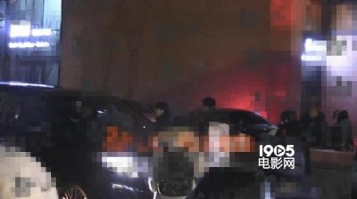 ​贾乃亮真开始一个人生活？独自吃火锅后别处过夜