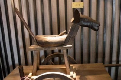 ​满清十大酷刑之一骑木驴，惨无人道，不忍直视