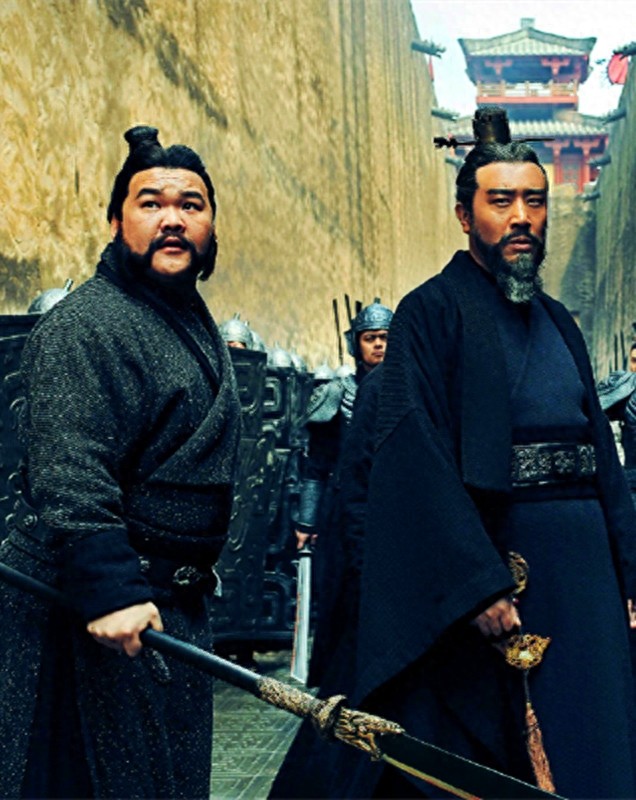 刘涛、吴秀波《军事联盟》剧照,李晨首演一国之君