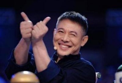 ​55岁李连杰前妻近照曝光，隐瞒整整27年，网友：比现任有气质