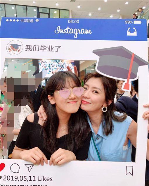 贾静雯离婚9年…首次同框吐槽前夫心声 从未想过有这一天