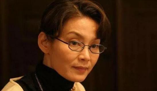 65岁潘虹近照,隐瞒了20年的才子前夫,是他