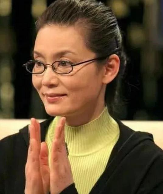 65岁潘虹近照,隐瞒了20年的才子前夫,是他