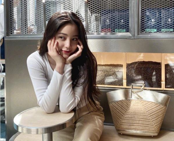 娱乐欧阳娜娜个人资料(简介,身高,年龄)(欧阳娜娜第一个vlog)  1