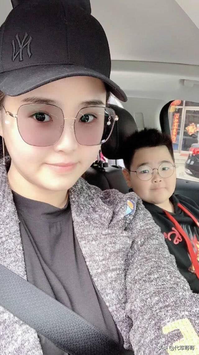 赵本山22岁儿子现状(赵本山力捧的弟子)(5)