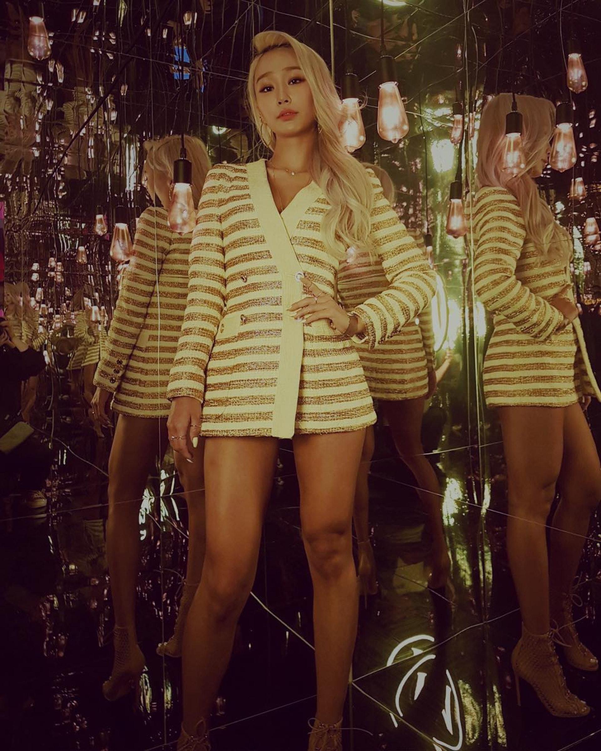 tara智妍打花英耳光