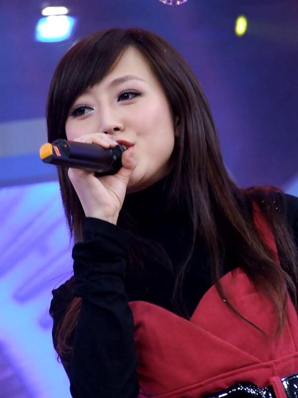 音乐才子,身家数亿,潘长江女婿告诉你,什么才叫青年才俊!